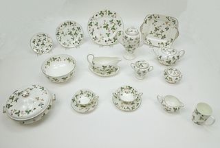 Wedgwood Wild Strawberry Porcelain Dinner Service, 70 Pieces. 