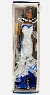 16" Tonner Dreamgirls "The Dreams 3 doll set -Deena" doll. NIB. Box is damaged.
