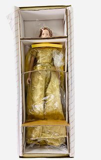 19" Tonner "Madeline" doll 494/500. NIB, box is damaged.