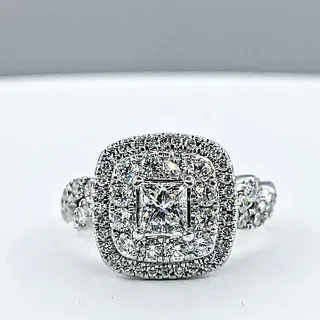 Sparkling 14k White Gold Diamond Engagement Ring