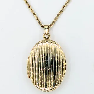 Vintage 14K Gold Locket with 24 Inch Chain