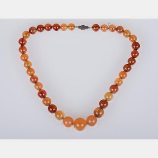 A Graduated Agate Beaded Necklace,