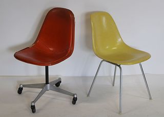 2 Midcentury Eames Chairs.