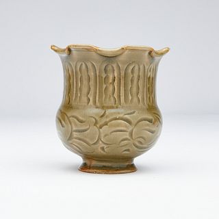 Chinese Yaozhou Petal-Rim Jar