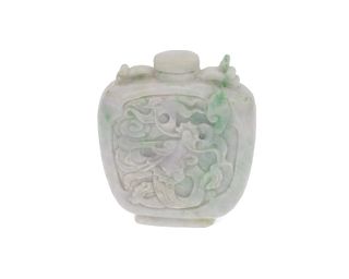 A Chinese carved nephrite snuff bottle