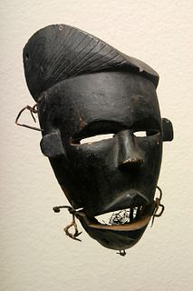 Fine Articulated Mask w/ Parted Coiffure