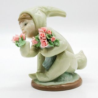 A New Friend 1001506 - Lladro Porcelain Figurine