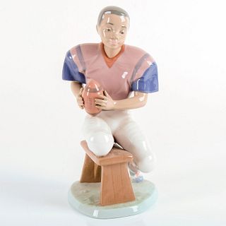 Football Star 1006135 - Lladro Porcelain Figurine