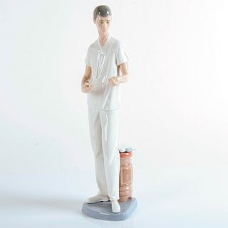 Medic Male Nurse 1006282 - Lladro Porcelain Figurine