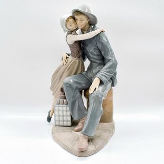 The Kiss 1004888 - Lladro Porcelain Figurine