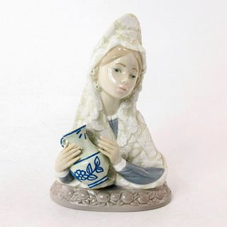 Valencian Beauty 1005670 - Lladro Porcelain Figurine