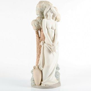 Youthful Beauty 01011461 LTD - Lladro Porcelain Figurine