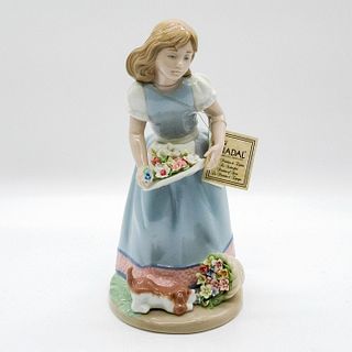 Nadal Porcelain Figurine, Standing Girl with Flowers 2385