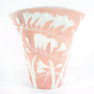 Deco Consolidated Phoenix Art Glass Vase Freesia Flowers
