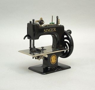 Singer Sewhandy Model 20 Sewing Machine.