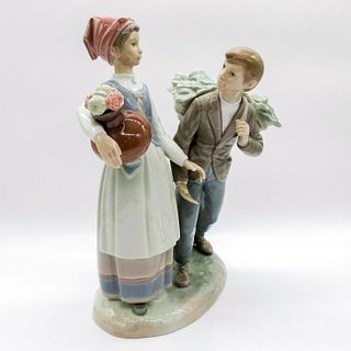 Country Flirt 1001241 - Lladro Porcelain Figurine