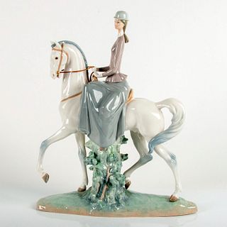 Female Equestrian 1004516 - Lladro Porcelain Figurine