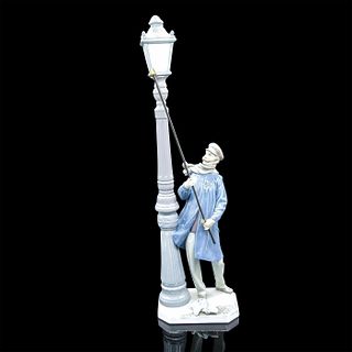 Lamplighter 1005205 - Lladro Porcelain Figurine