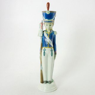 Soldier with Flag 1001165 - Lladro Porcelain Figurine