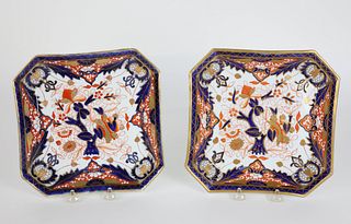 Pair of English Imari Porcelain Octagonal Cake Plates, circa 1810-1820