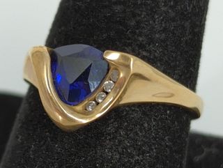 10kt Yellow Gold Diamond & Sapphire Ring