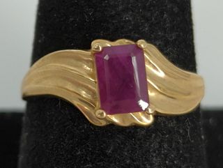 10kt Yellow Gold & Ruby Ring