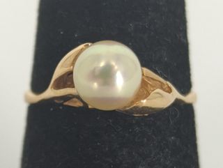 14kt Gold & Pearl Ring