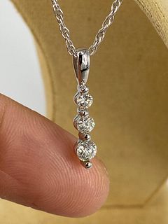 14kt White Gold Necklace With A Diamond Pendant