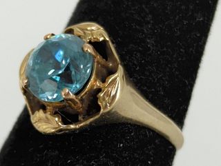 Vintage Gold and Topaz Ring