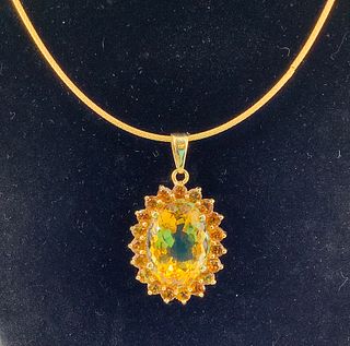 A Stunning 14kt Yellow Gold & Citrine Pendant On a 14kt Yellow Gold Chain