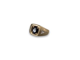 10kt Gold Ring with Onyx and Diamond