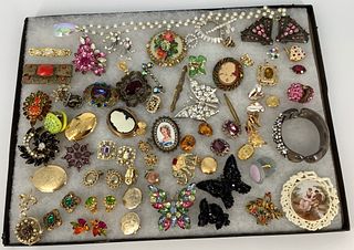 Vintage Pins & Accessories