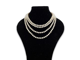 Pearl Necklace With a Unique Gold Closure
