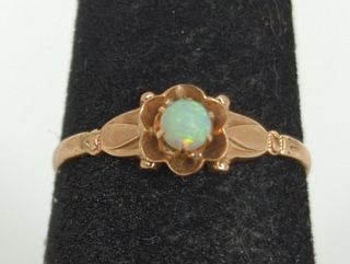 Vintage / Antique 10kt Yellow Gold & Opal Ring