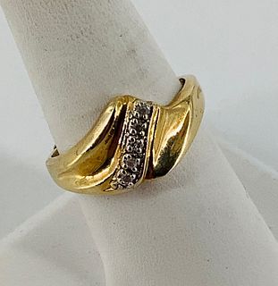 10kt Yellow Gold Ring With Diamonds