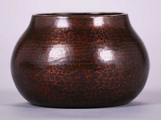 Â Dirk van Erp Hammered Copper Squat Vase c1911-1912