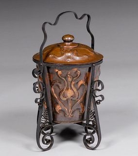 English Arts & Crafts Hammered Copper & Iron Coal Bucket c1900s
