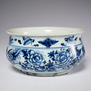 Chinese blue and white porcelain censer