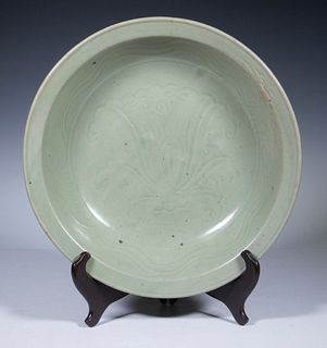 CHINESE PORCELAIN LOW BOWL