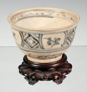 CHINESE POTTERY CUP