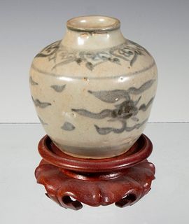 CHINESE QING POTTERY VASE