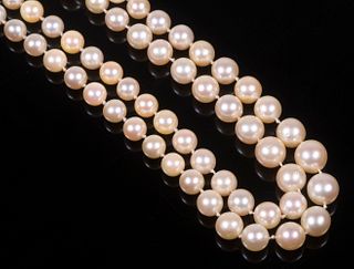 PEARL NECKLACE WITH MULTI-STONE CLASP