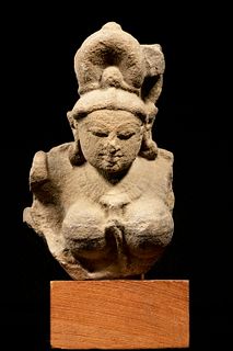 INDUS VALLEY STONE ARCHITECTURAL FIGURAL FRAGMENT, CA. 320-650 CE