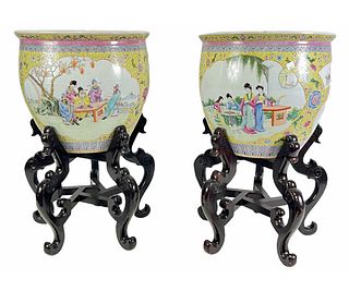 PAIR OF 19th CENTURY FAMILLE ROSE FISHPOTS