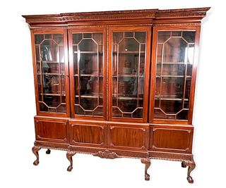 CHIPPENDALE MAHOGANY BREAKFRONT