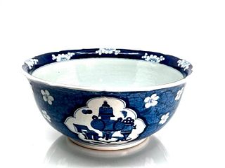 Chinese Vintage Blue and White Porcelain Bowl