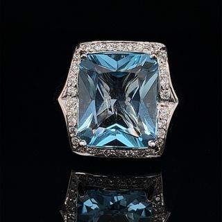 18k Topaz Diamond Ring