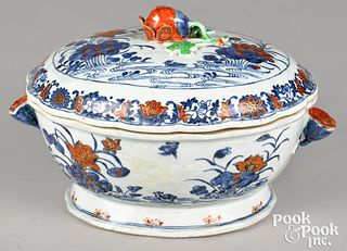 Chinese export porcelain tureen and cover
