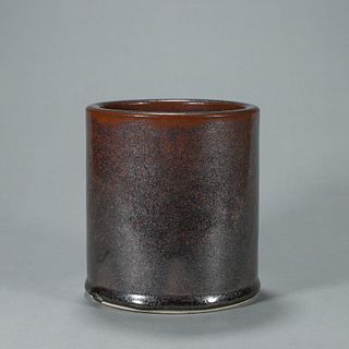 An iron red spotted porcelain brush pot