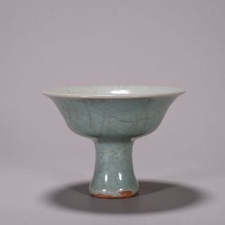 A flower carved Longquan kiln porcelain cup